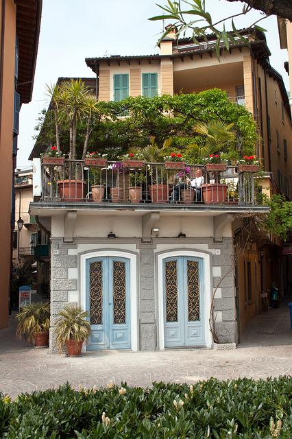 Panelákový balkon